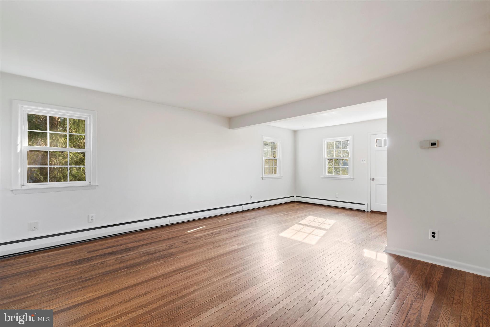157 Avondale Road Norristown, PA 19403 - Photo 10 of 25 Living