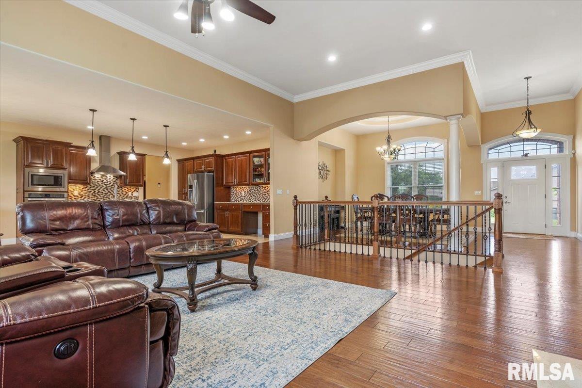 2804 Castlerock Ridge Springfield, IL 62711 - Photo 9 of 43