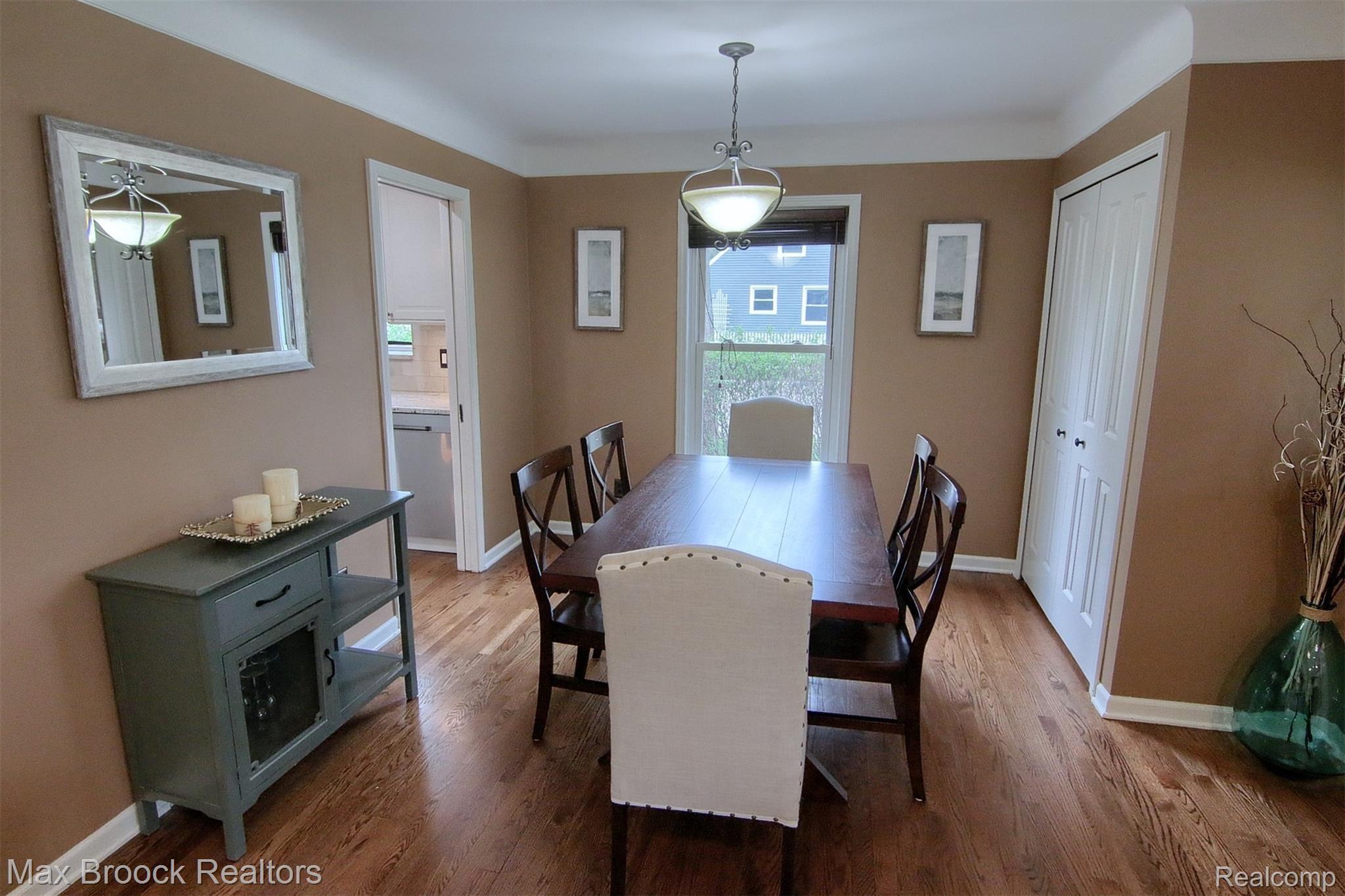 3431 Normandy Road Royal Oak, MI 48073 - Photo 8 of 31 8-Dining Room.jpg