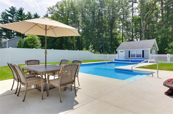 17 Carter Road Burlington, MA 01803 - Photo 23 of 24 Gallery Image 23
