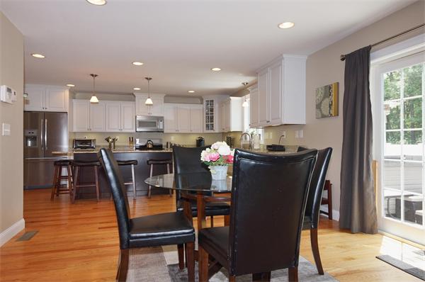 17 Carter Road Burlington, MA 01803 - Photo 8 of 24 Gallery Image 8