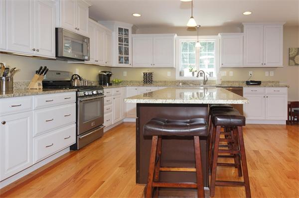 17 Carter Road Burlington, MA 01803 - Photo 9 of 24 Gallery Image 9