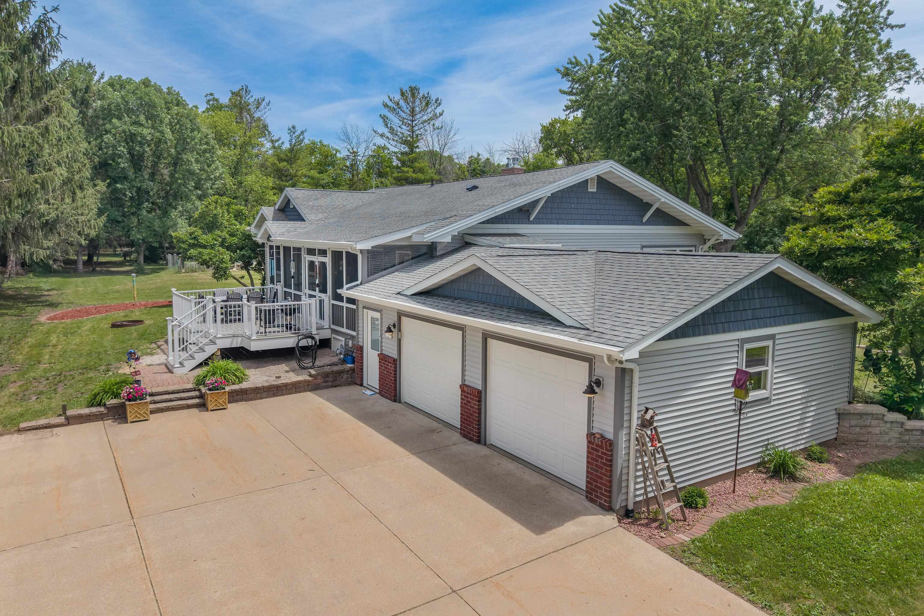 5086 Valley Heights Road Oshkosh, WI 54904 - Photo 4 of 86