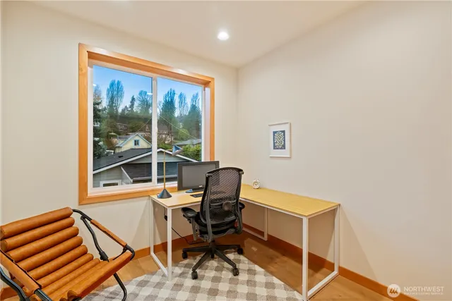 a view of entryway with a front door