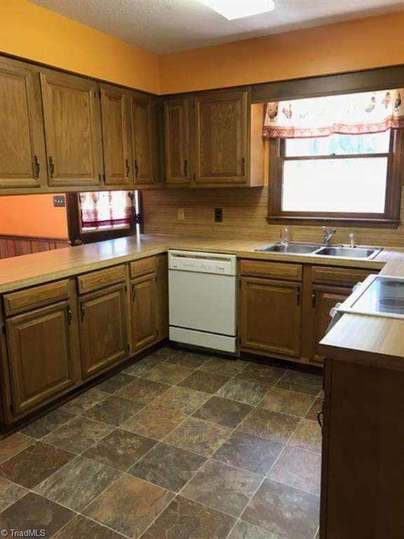 119 Shawnee Road Lexington, NC 27295 - Photo 10 of 27 Gallery Image 10