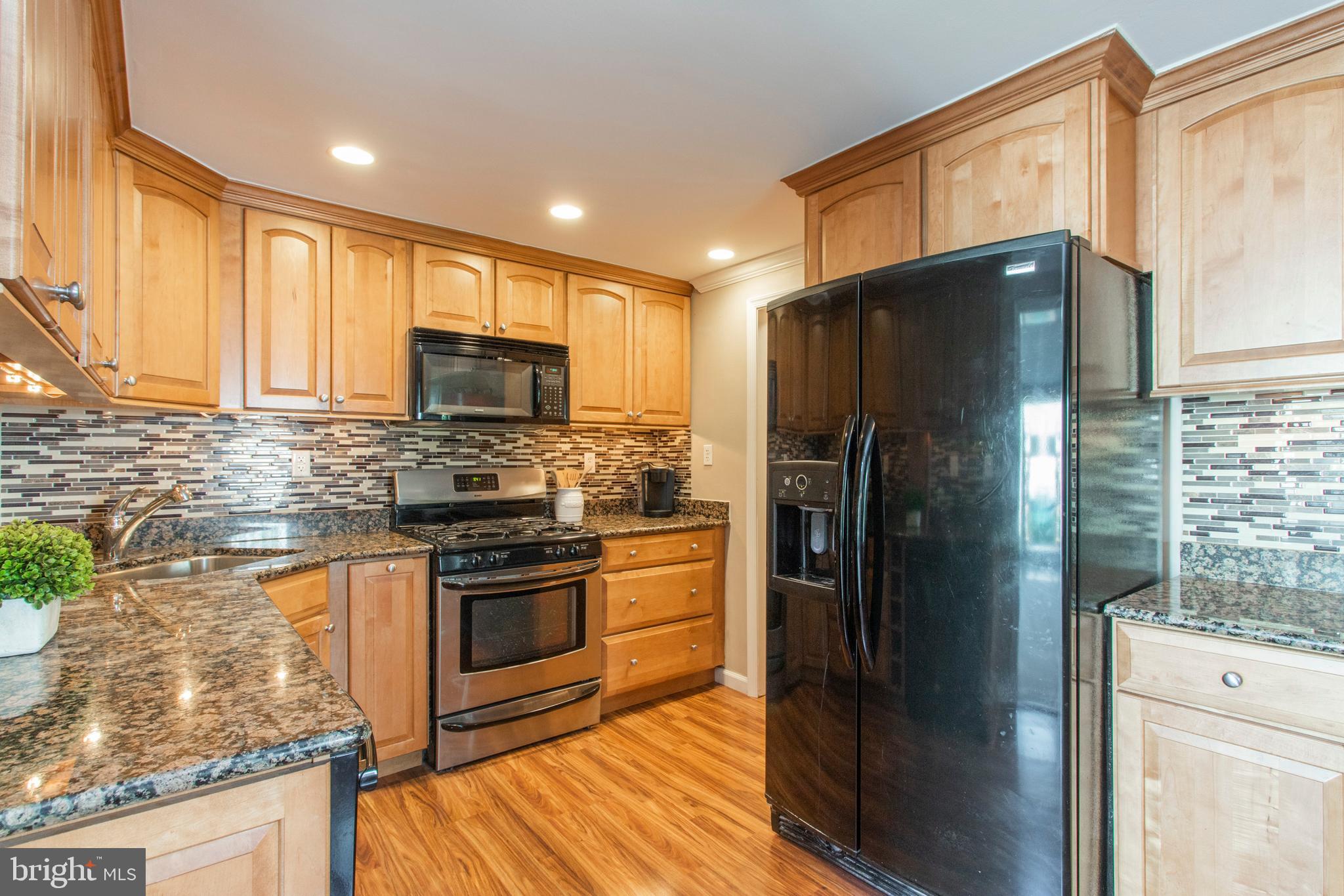 203 Allison Road Oreland, PA 19075 - Photo 14 of 42 Updated kitchen
