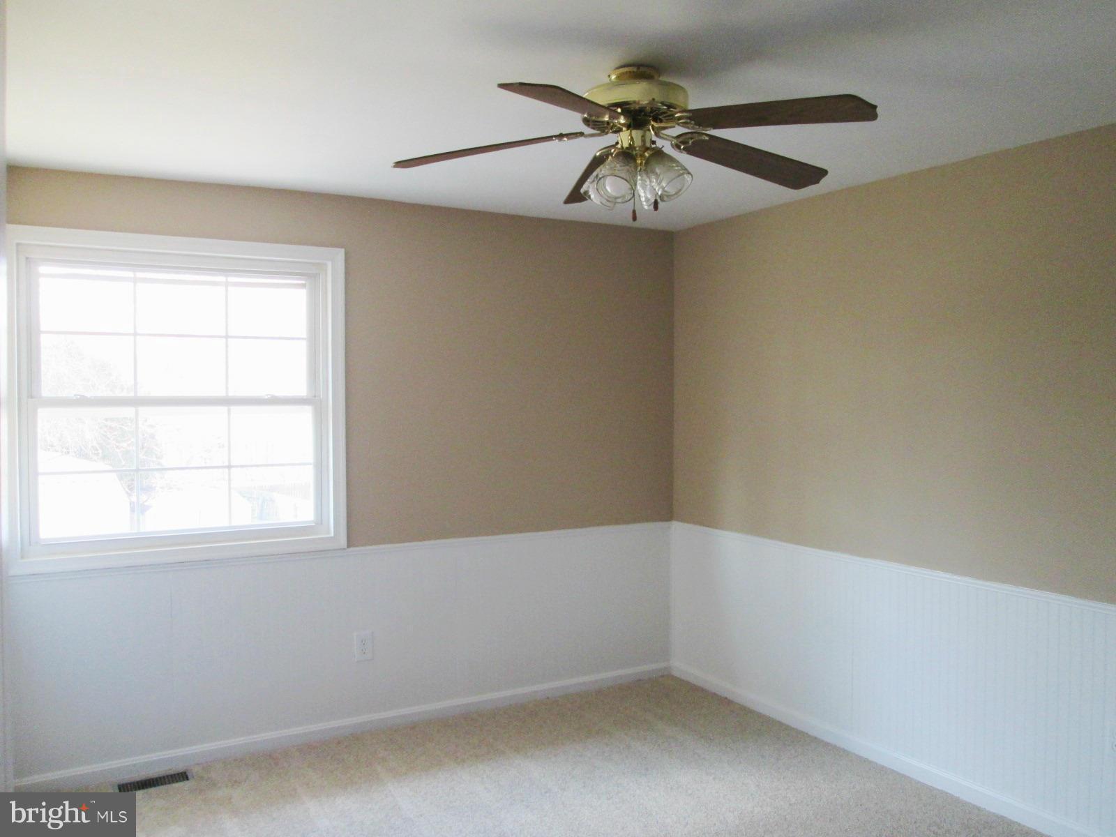 164 Dunlap Road Pasadena, MD 21122 - Photo 10 of 15 2nd Bedroom