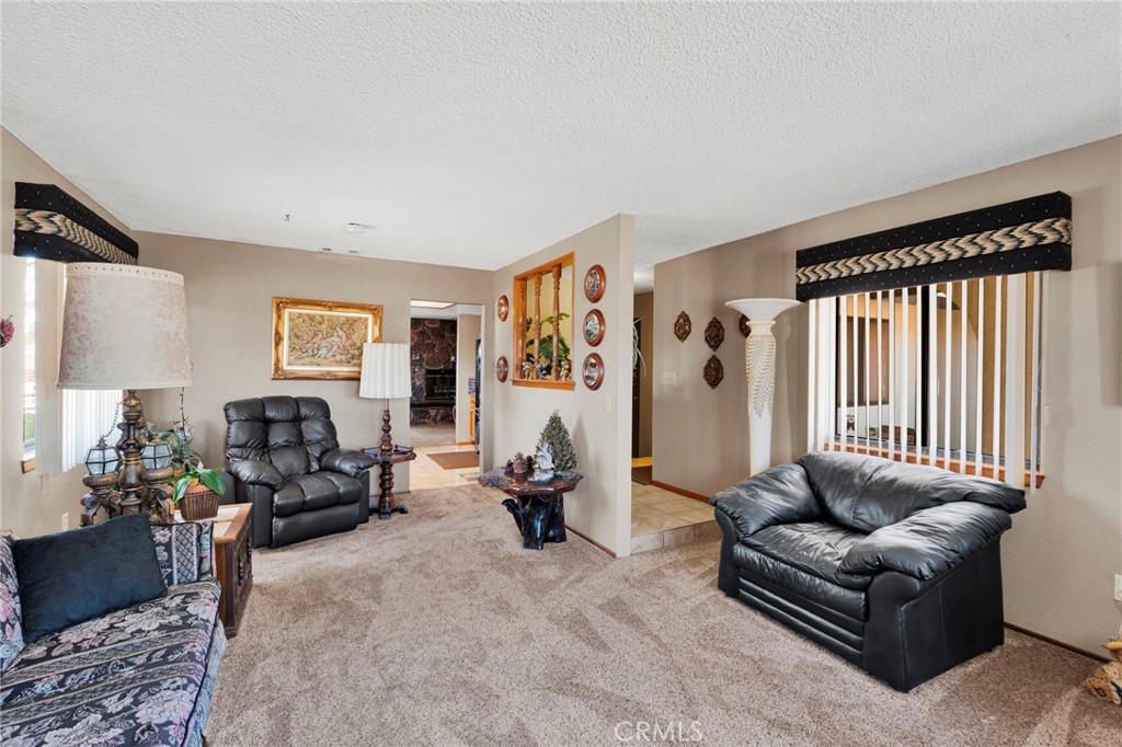 19031 Shoshonee Road Apple Valley, CA 92307 - Photo 8 of 43