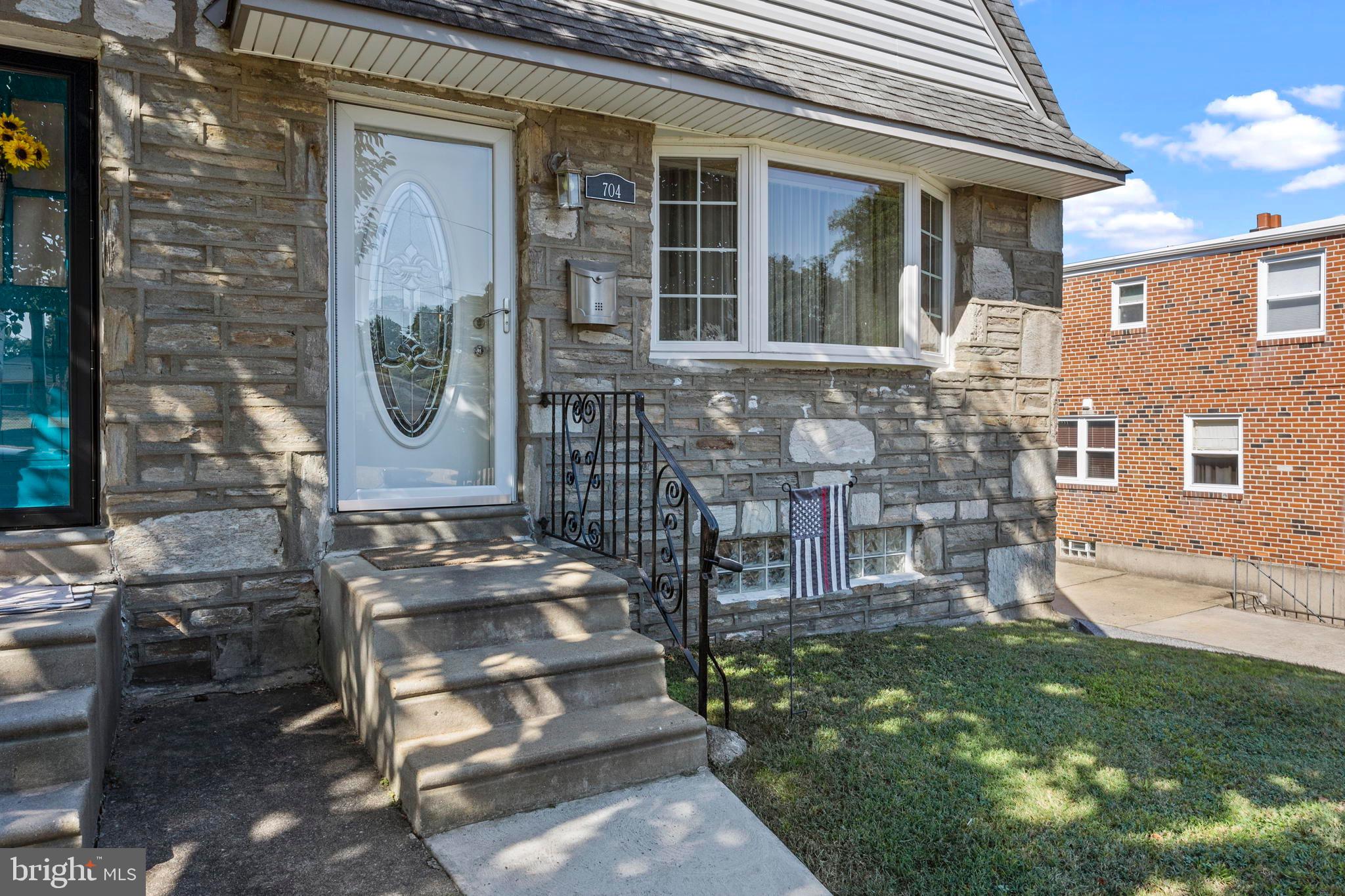 704 Marchman Road Philadelphia, PA 19115 - Photo 2 of 31