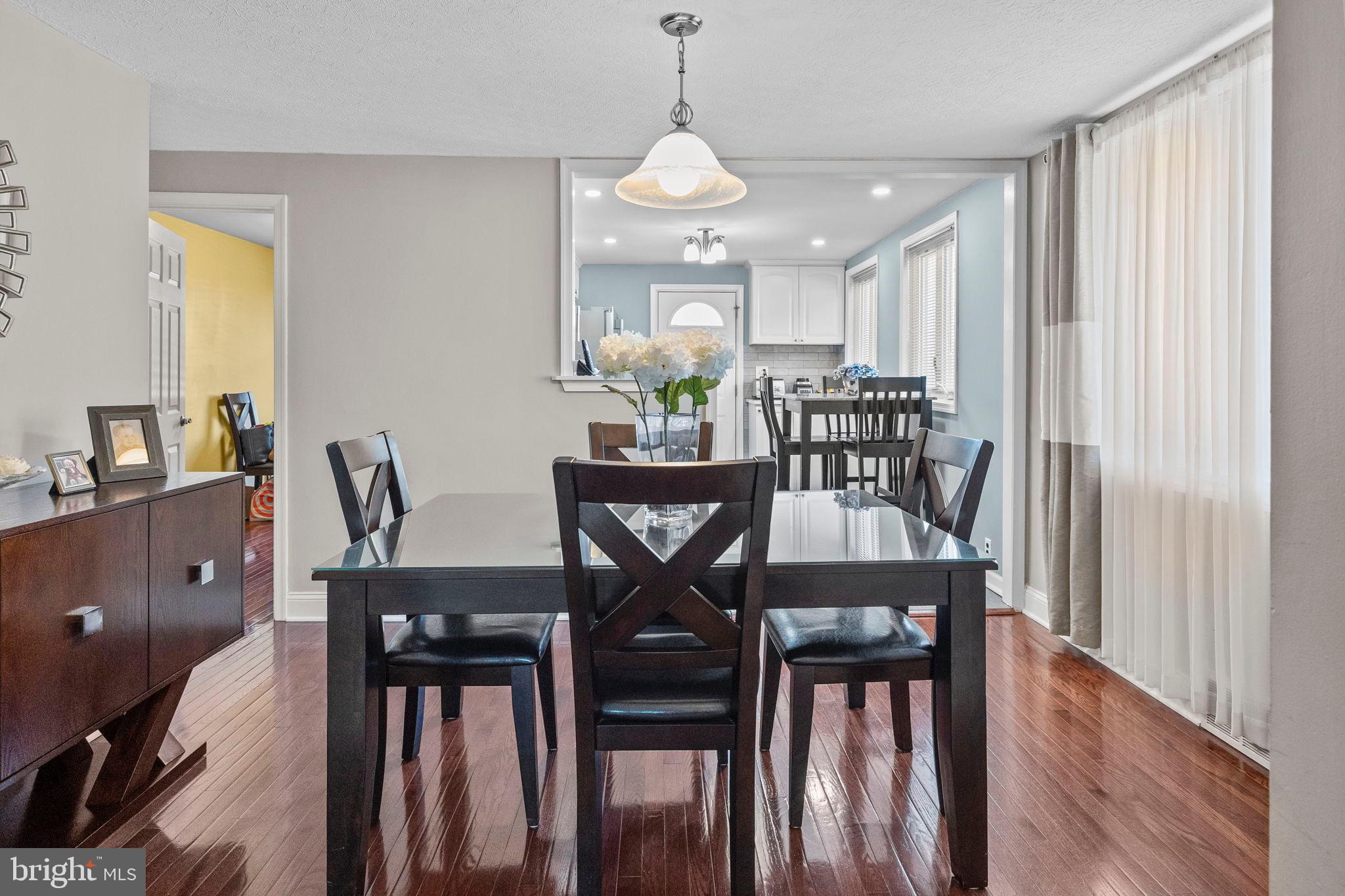 704 Marchman Road Philadelphia, PA 19115 - Photo 7 of 31