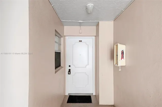 $1,850 | 9491 Evergreen Place, Unit 207, Davie, FL 33324