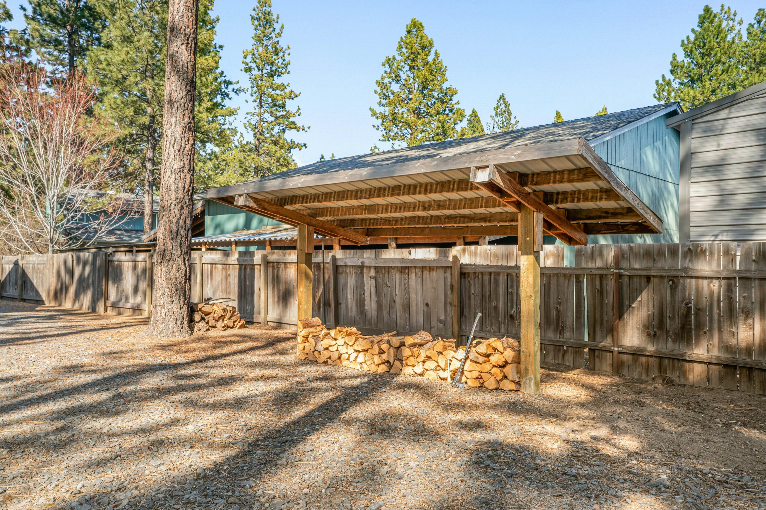 19321 Apache Road Bend, OR 97702 - Photo 32 of 44 Wood storage