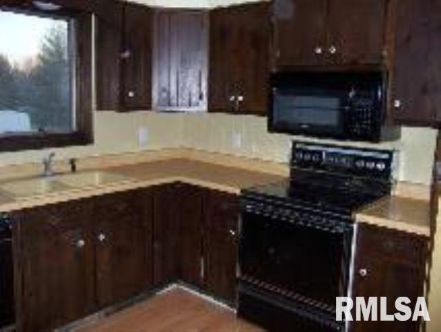 17217 Cedar Road East Moline, IL 61244 - Photo 8 of 9 Gallery Image 8