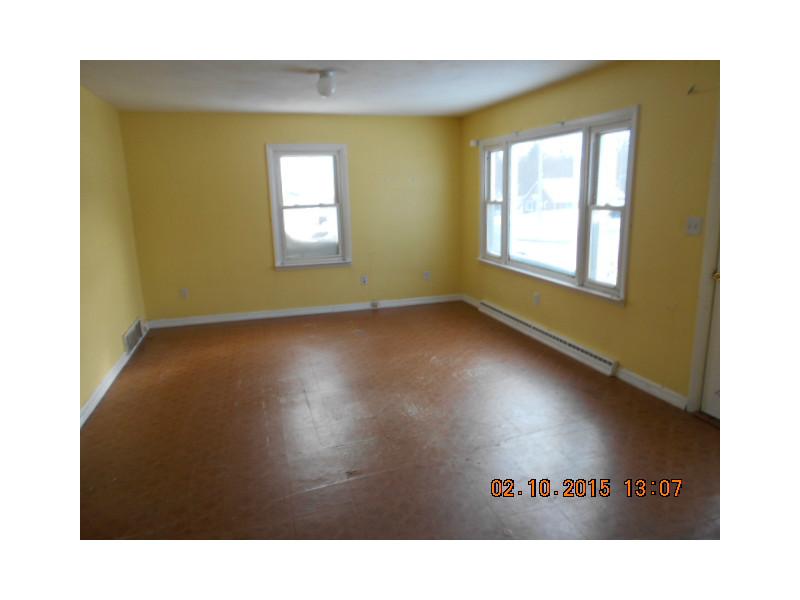 868 Manville Road Woonsocket, RI 02895 - Photo 7 of 16 Living Room.