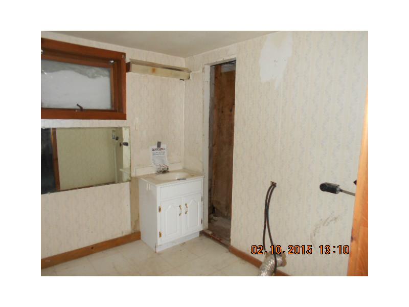 868 Manville Road Woonsocket, RI 02895 - Photo 8 of 16 Bedroom.