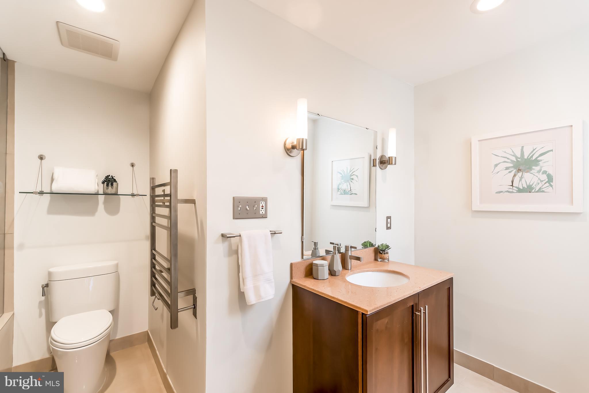 935 T Street Northwest Washington, DC 20001 - Photo 14 of 30 Bath