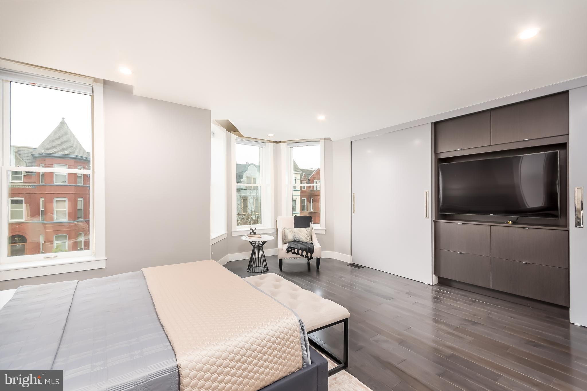 935 T Street Northwest Washington, DC 20001 - Photo 17 of 30 Bedroom (Master)