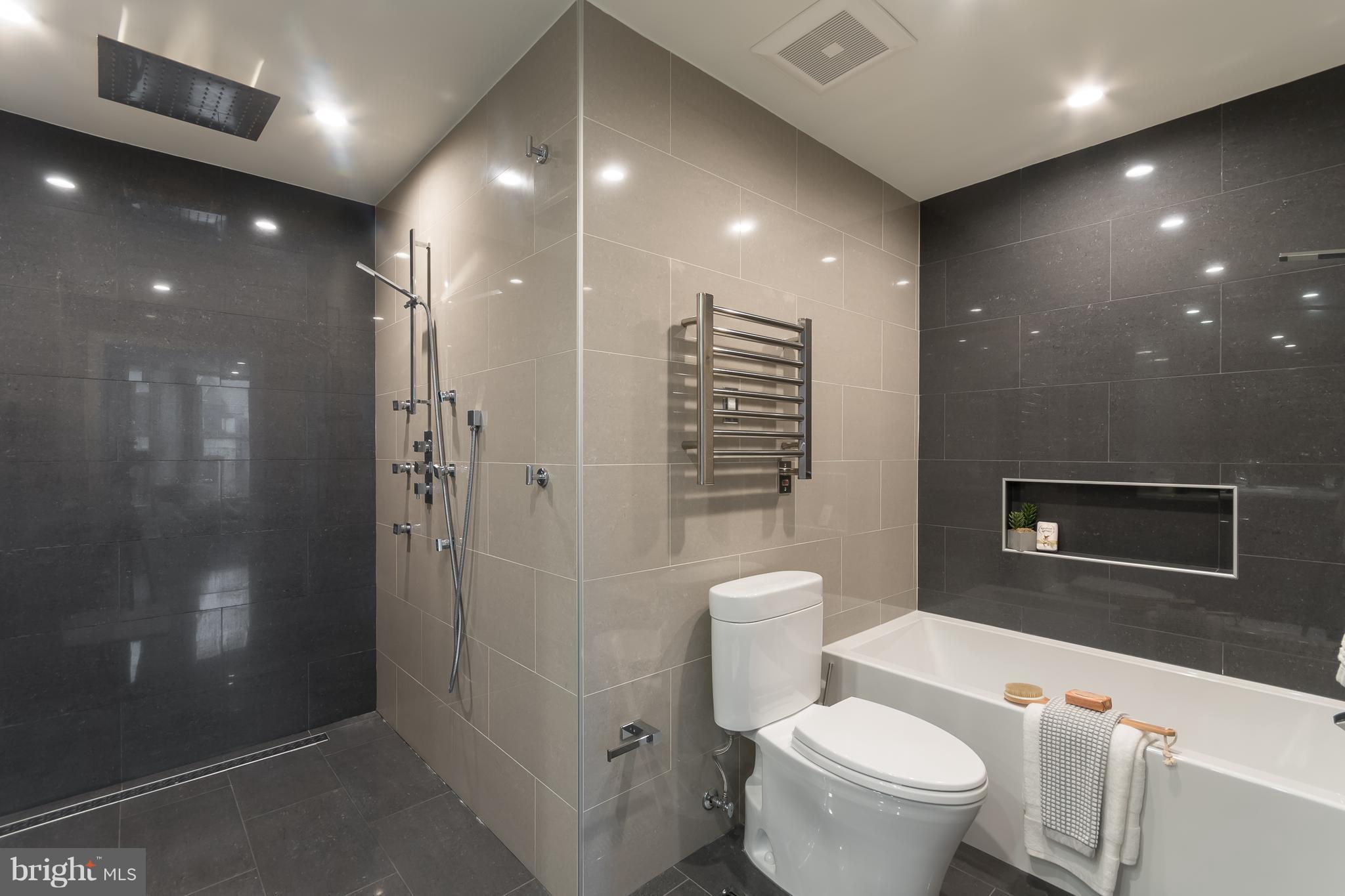 935 T Street Northwest Washington, DC 20001 - Photo 21 of 30 Bath (Master)