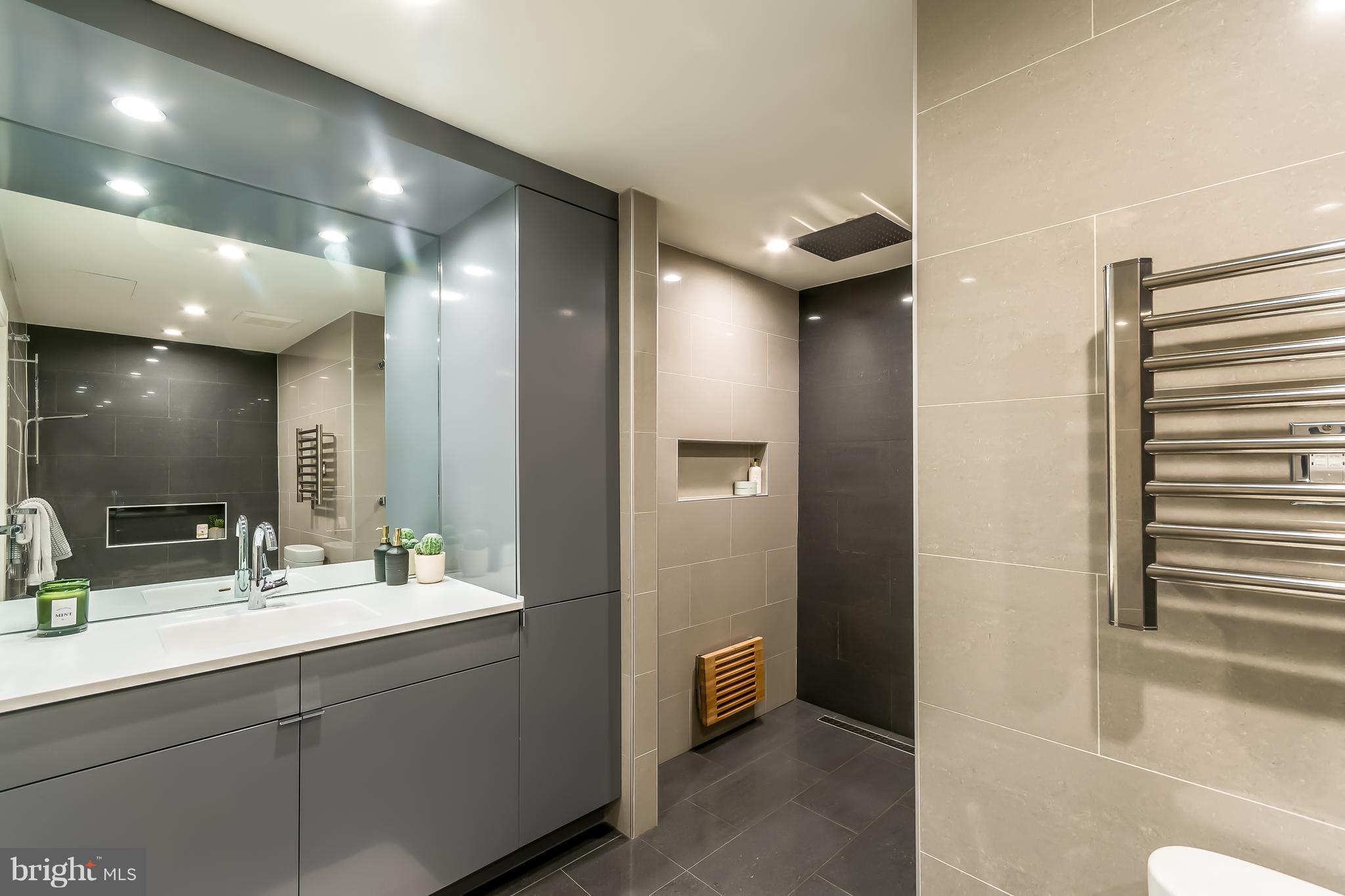 935 T Street Northwest Washington, DC 20001 - Photo 22 of 30 Bath (Master)