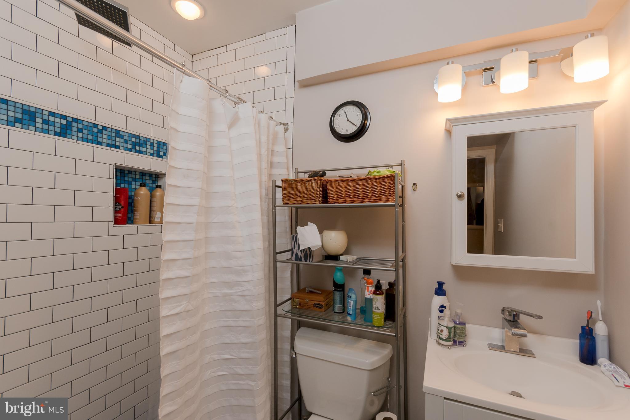 935 T Street Northwest Washington, DC 20001 - Photo 29 of 30 Bath