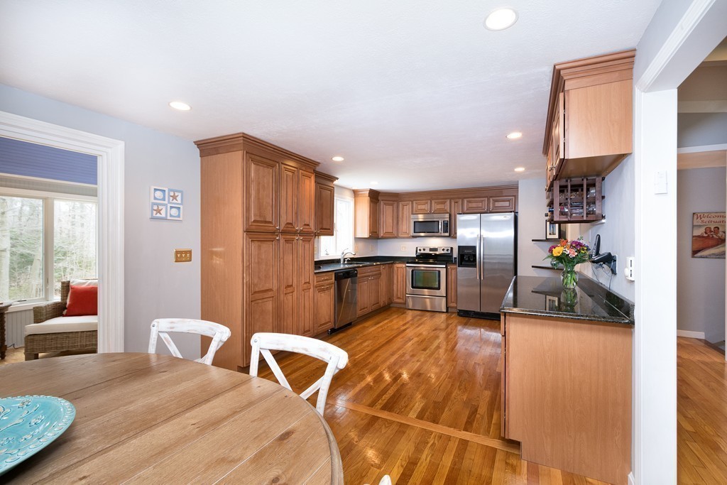 42 Sylvester Road Scituate, MA 02066 - Photo 8 of 27 Gallery Image 8