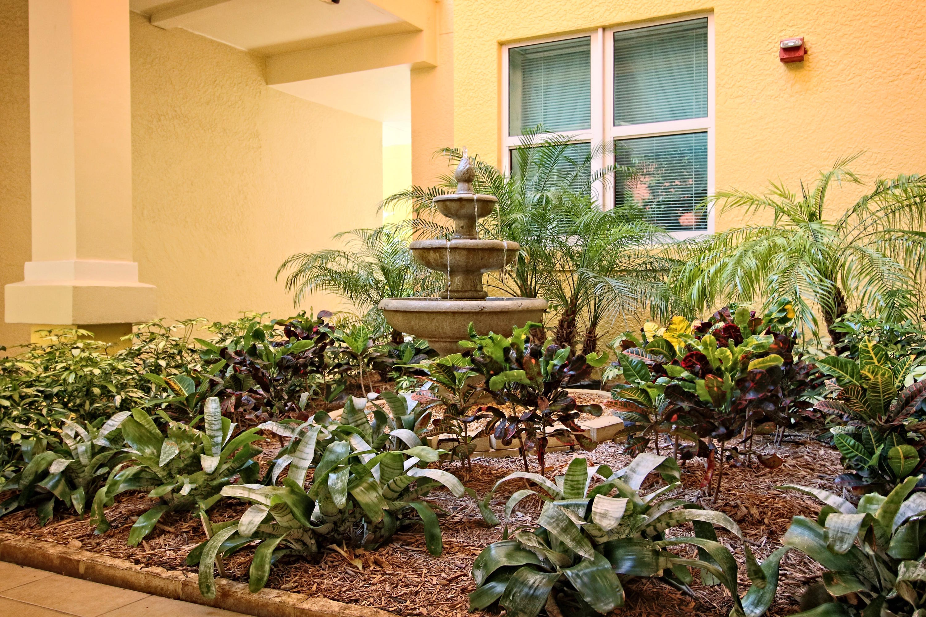 2650 Lake Shore Drive, Unit 1402 Riviera Beach, FL 33404 - Photo 29 of 40 Fountain MLS