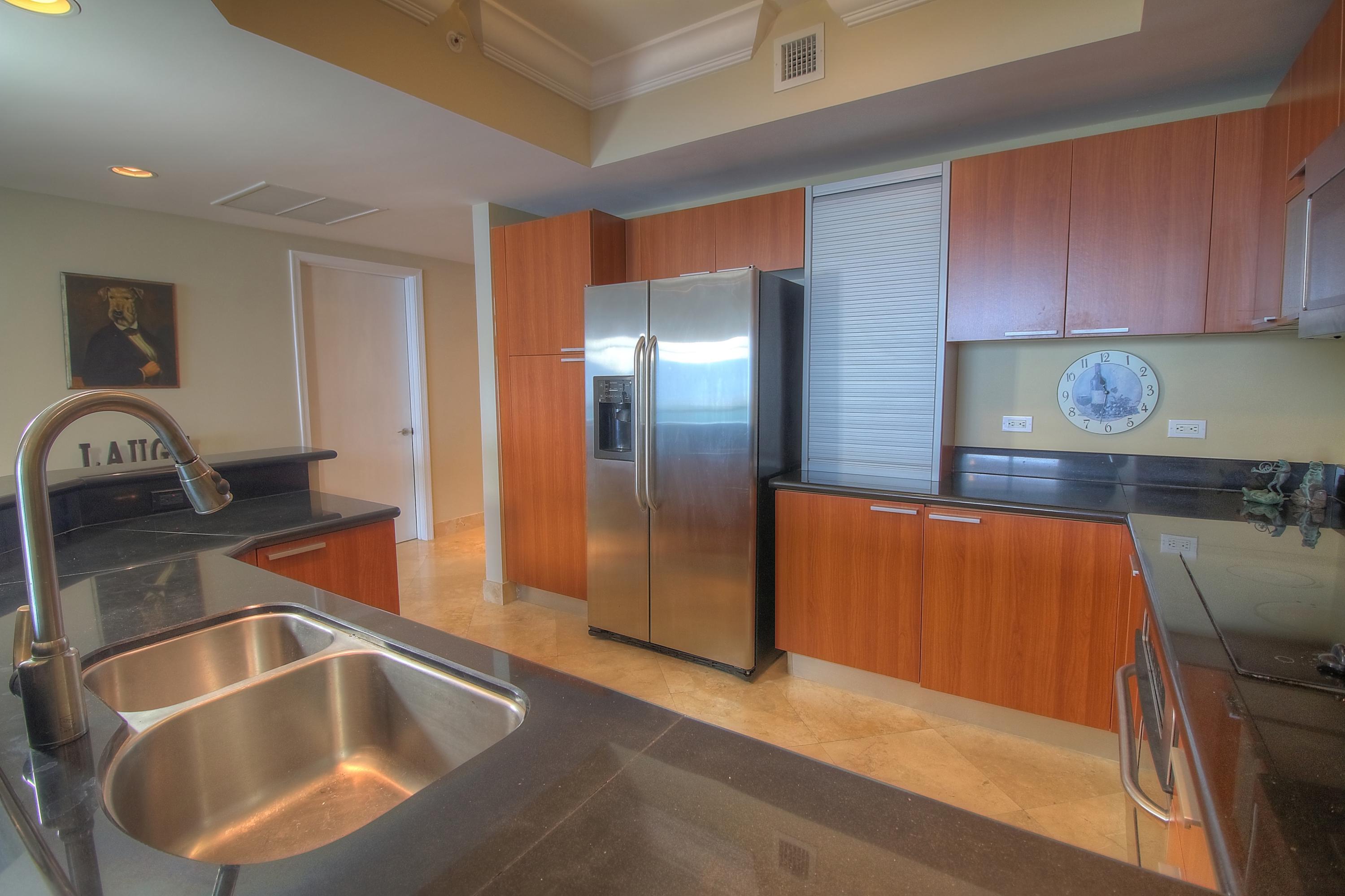 2650 Lake Shore Drive, Unit 1402 Riviera Beach, FL 33404 - Photo 9 of 40 Kitchen 3 MLS