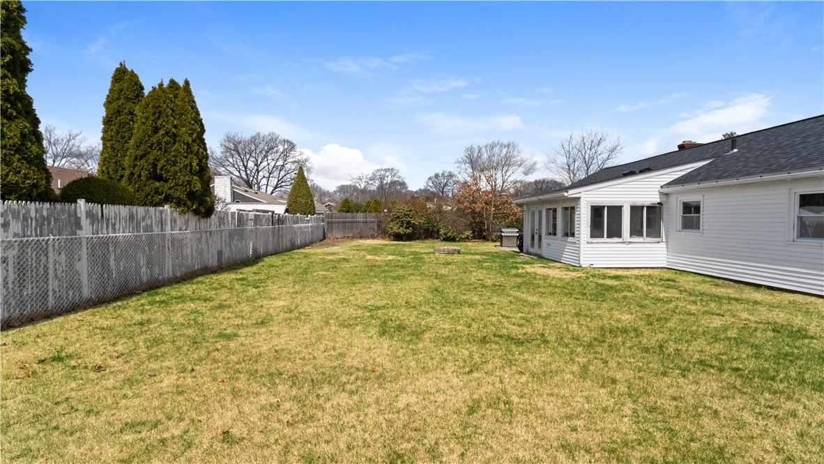 45 Whippoorwill Road Warwick, RI 02888 - Photo 17 of 25