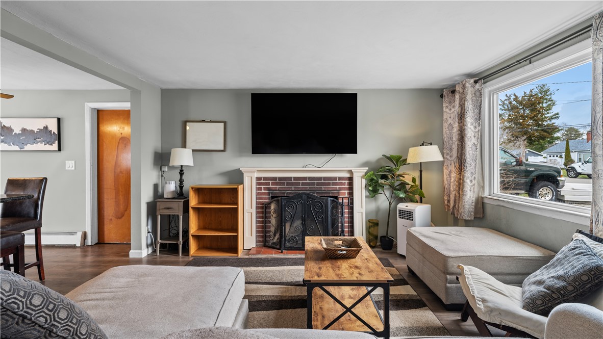 45 Whippoorwill Road Warwick, RI 02888 - Photo 4 of 25