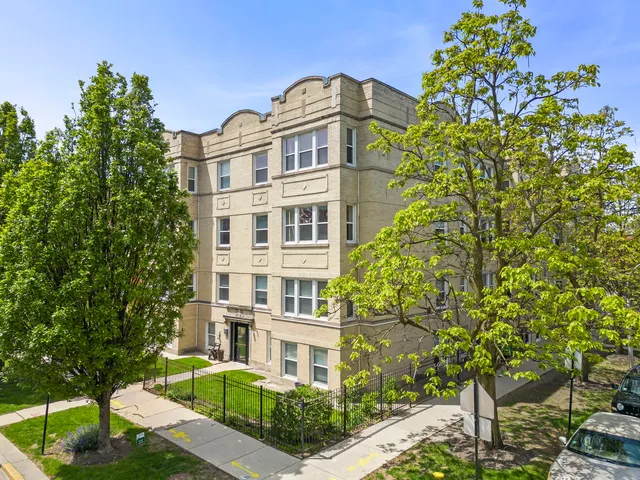 $360,000 | 5054 North Troy Street, Unit 3, Chicago, IL 60625