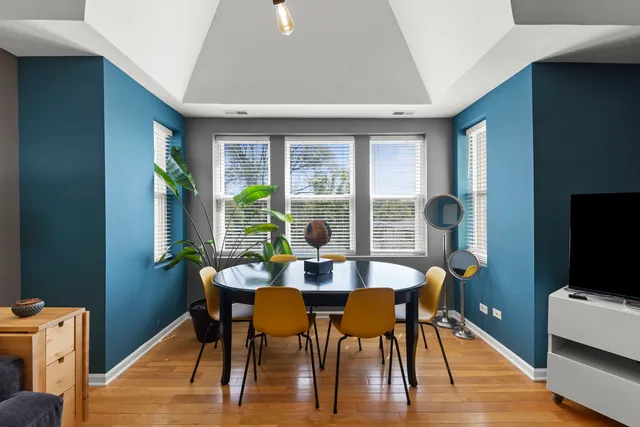 $360,000 | 5054 North Troy Street, Unit 3, Chicago, IL 60625