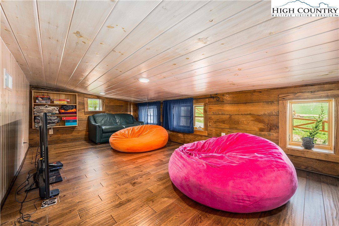 110 North River Lane Butler, TN 37640 - Photo 31 of 50 a view of a room with table and chairs