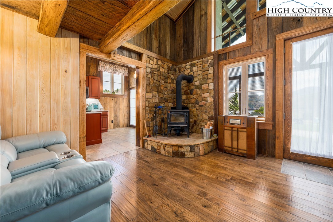 110 North River Lane Butler, TN 37640 - Photo 8 of 50 a living room with furniture
