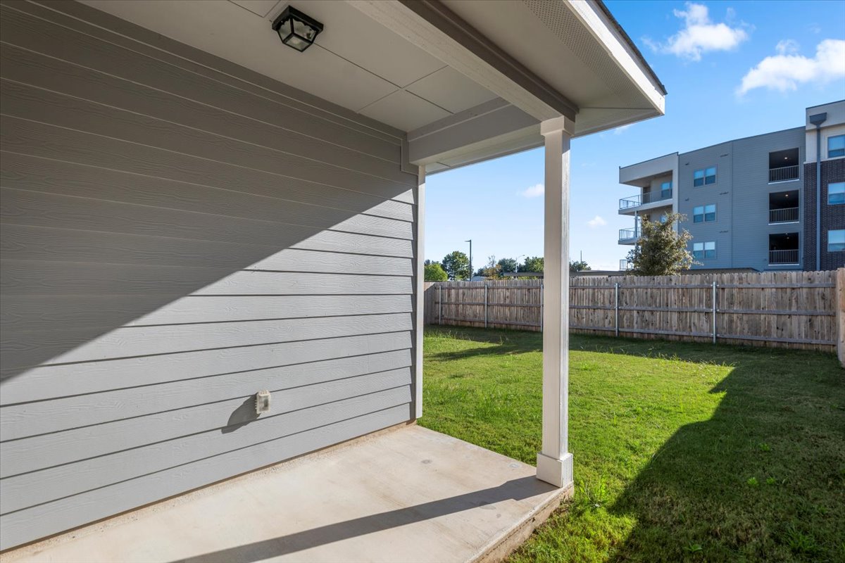 2711 Totley Road Manor, TX 78653 - Photo 5 of 40 a view of a backyard