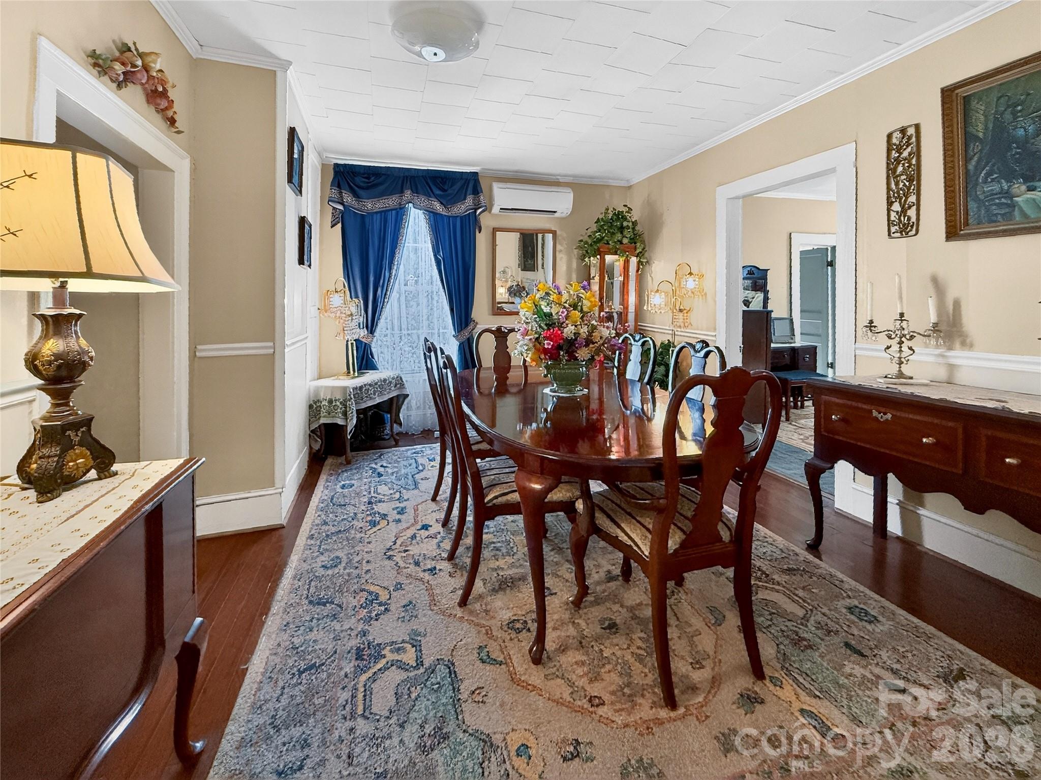 192 West Court Street Rutherfordton, NC 28139 - Photo 8 of 36 a dining room with furniture and window