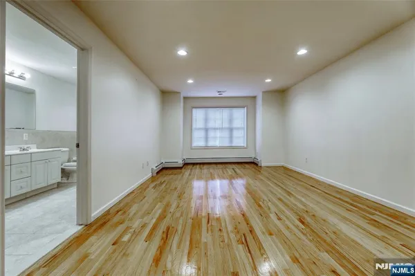 $4,950 | 425 West Street, Unit B, Fort Lee, NJ 07024
