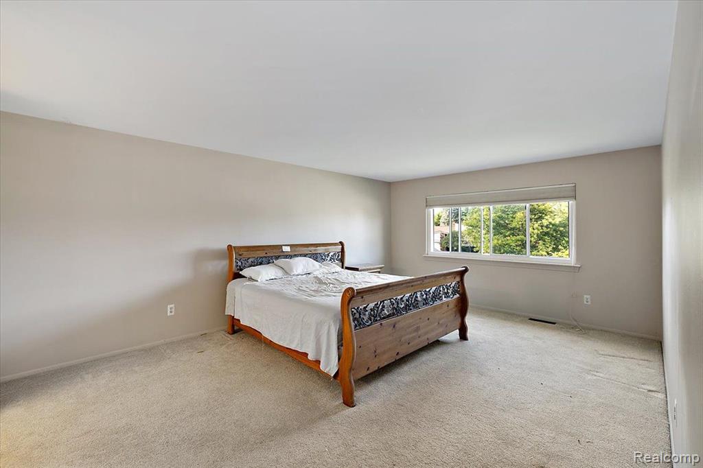 5071 Patrick Road West Bloomfield, MI 48322 - Photo 20 of 30 Gallery Image 20