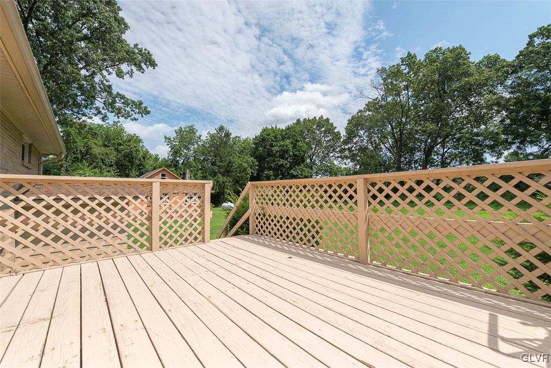 3424 Park Road Bethlehem, PA 18020 - Photo 17 of 21 Deck
