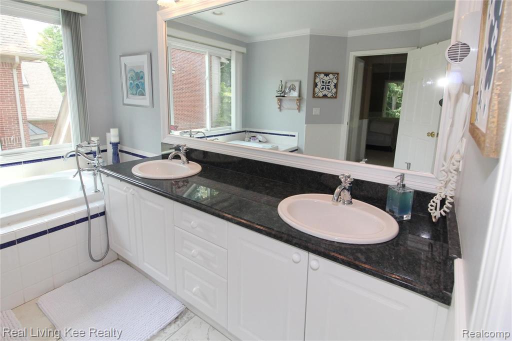 1081 Chesapeake Rochester Hills, MI 48307 - Photo 53 of 80