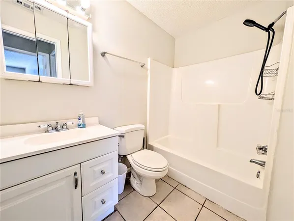 $1,500 | 1122 68th Ave Drive West, Unit 5, Bradenton, FL 34207