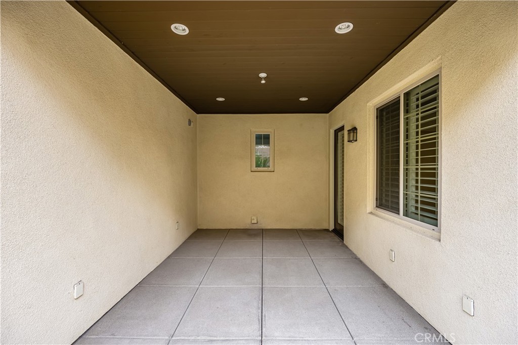56 Pathway Irvine, CA 92618 - Photo 18 of 52 a view of livingroom with kitchen