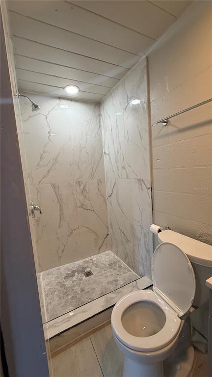 1418 Queensway Road Orlando, FL 32808 - Photo 5 of 11