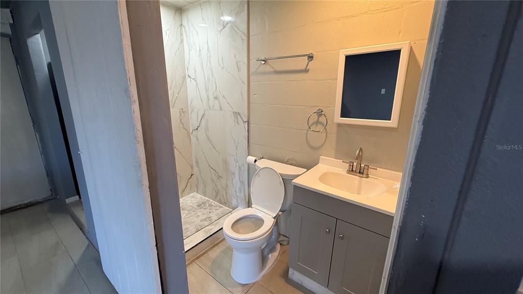 1418 Queensway Road Orlando, FL 32808 - Photo 6 of 11