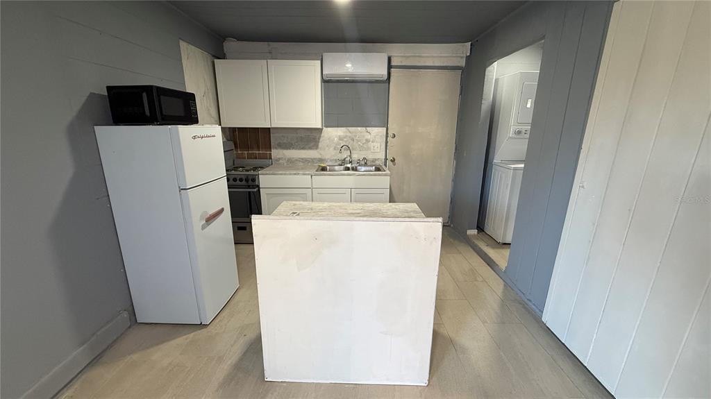 1418 Queensway Road Orlando, FL 32808 - Photo 7 of 11