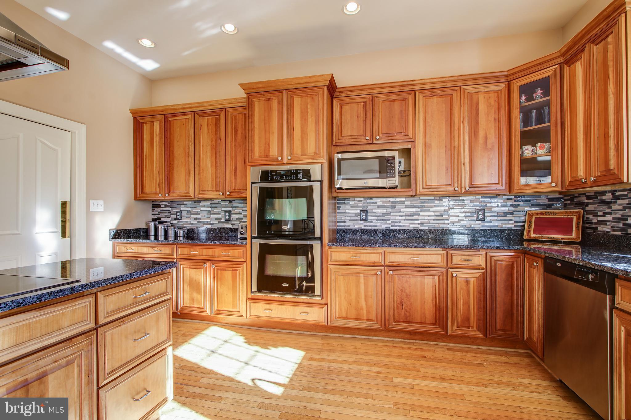 15611 Riding Stable Road Laurel, MD 20707 - Photo 24 of 67 Double Oven