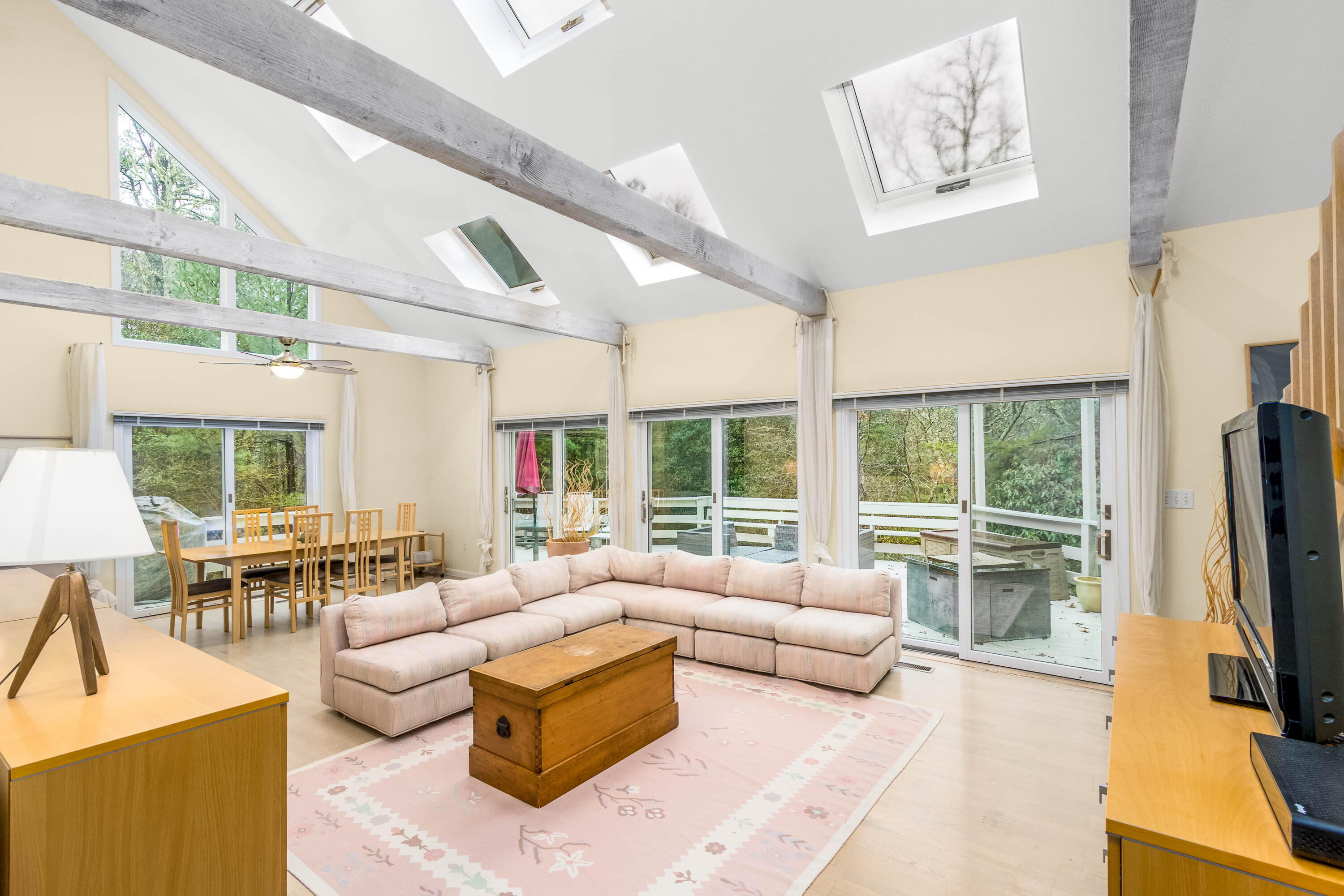 303 Turtleback Road Marstons Mills, MA 02648 - Photo 3 of 31 livinlg/greatroom