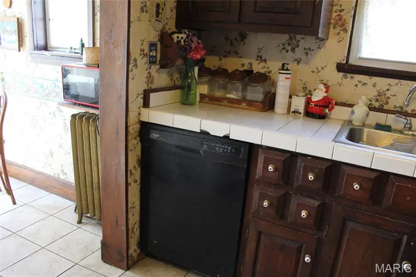 $225,000 | 877 East Airline Drive, East Alton, IL 62024
