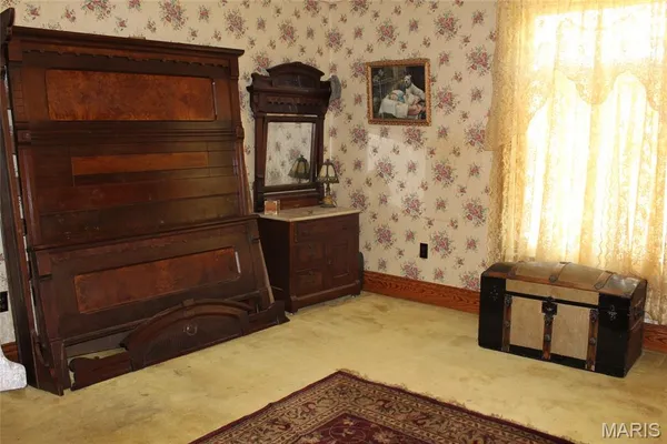 $225,000 | 877 East Airline Drive, East Alton, IL 62024