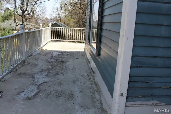 $225,000 | 877 East Airline Drive, East Alton, IL 62024