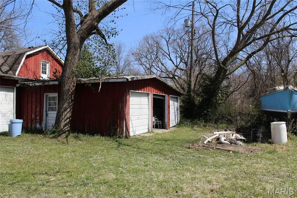 $225,000 | 877 East Airline Drive, East Alton, IL 62024